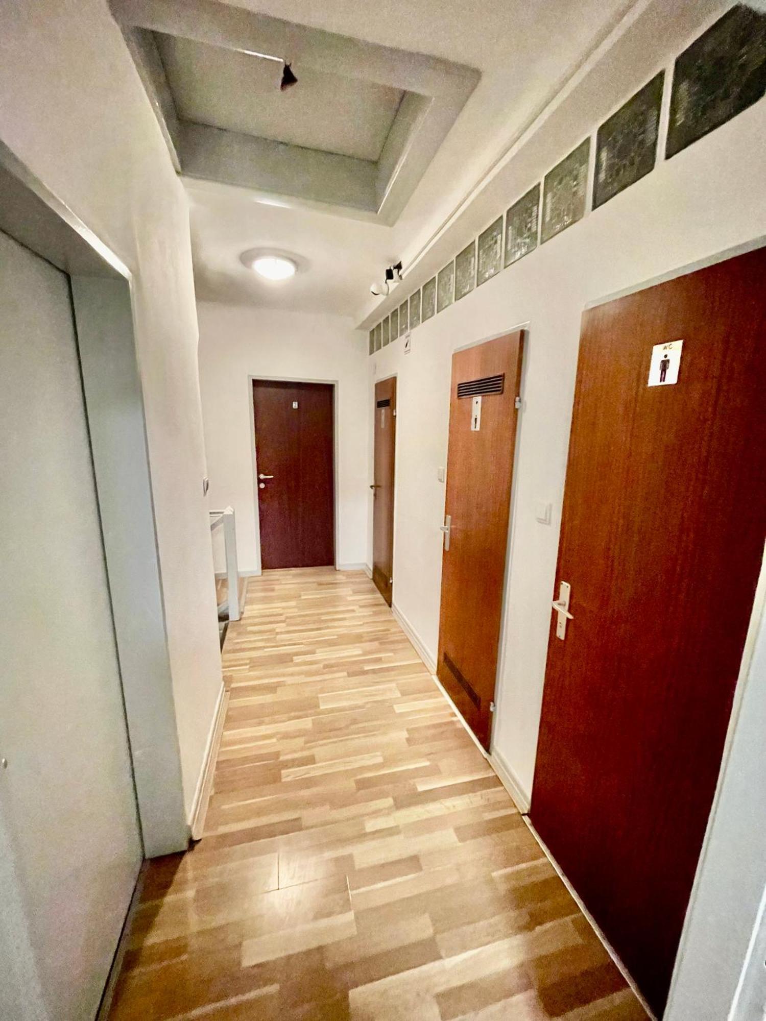 Adelin Vienna Hostel Εξωτερικό φωτογραφία